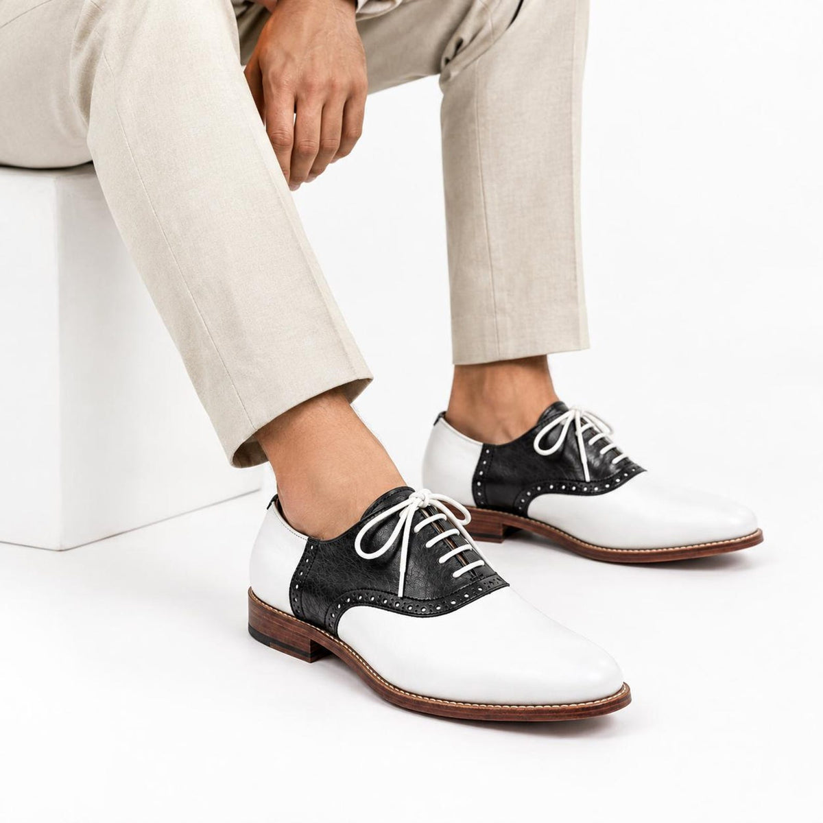 Fama Men's Black and White Leather Brogue Oxford Shoes – two-tone brogue Oxford, view 4 of 9 – full-grain leather and calfskin