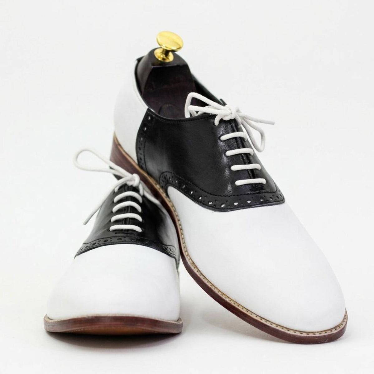 Fama Men's Black and White Leather Brogue Oxford Shoes – two-tone brogue Oxford, view 8 of 9 – full-grain leather and calfskin